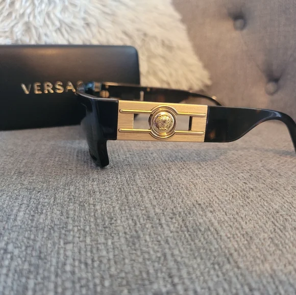 Versace sunglasses, Brand New without tags sunglasses, authentic - Picture 3 of 15